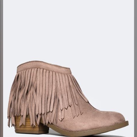 Fringe booties, last pair NIB - Picture 4 of 6